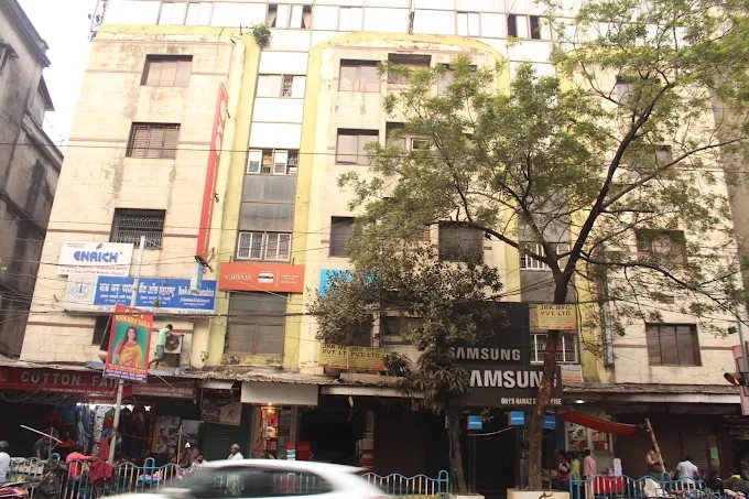 The Aura Grand Cafe